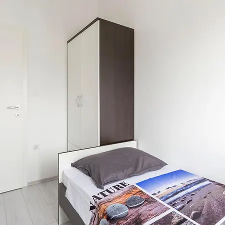 Appartamento With A Parking Space Stobrec, - 13122 Spalato